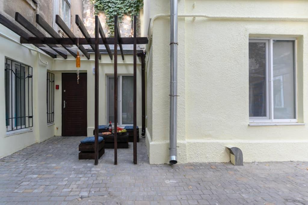 Три Квартала От Оперного-Тихий Лофт-Новый Апарт Odesa Exterior photo